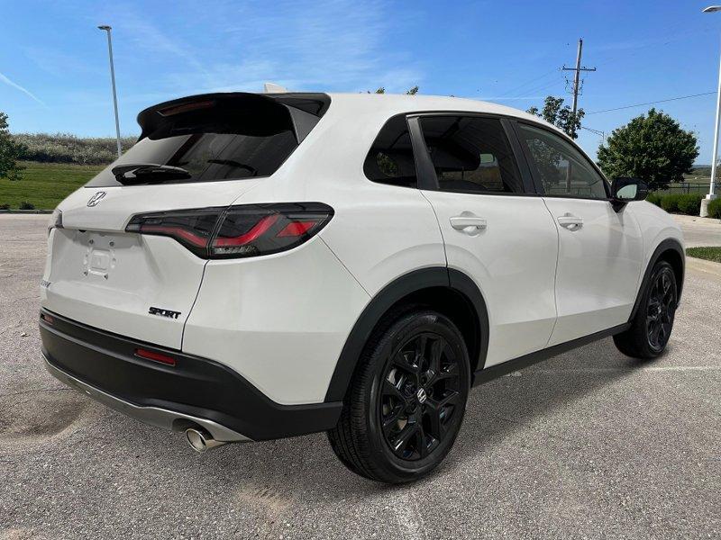 new 2025 Honda HR-V car, priced at $28,305