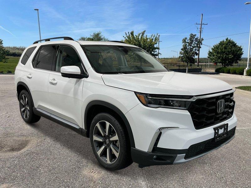 new 2025 Honda Pilot car, priced at $54,985