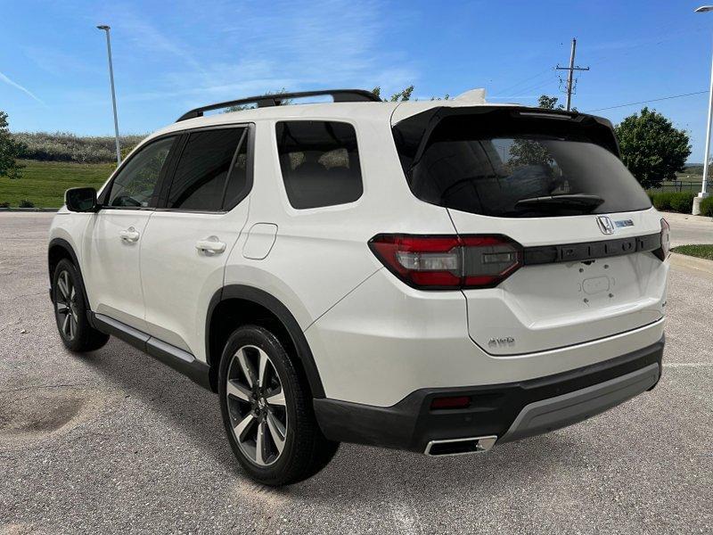 new 2025 Honda Pilot car, priced at $54,985