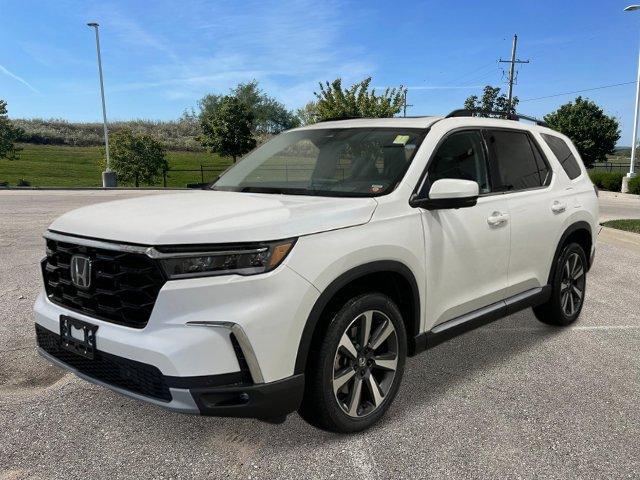 new 2025 Honda Pilot car, priced at $54,985