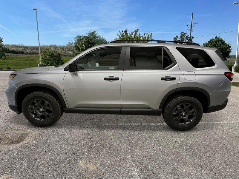 new 2025 Honda Pilot car, priced at $50,850
