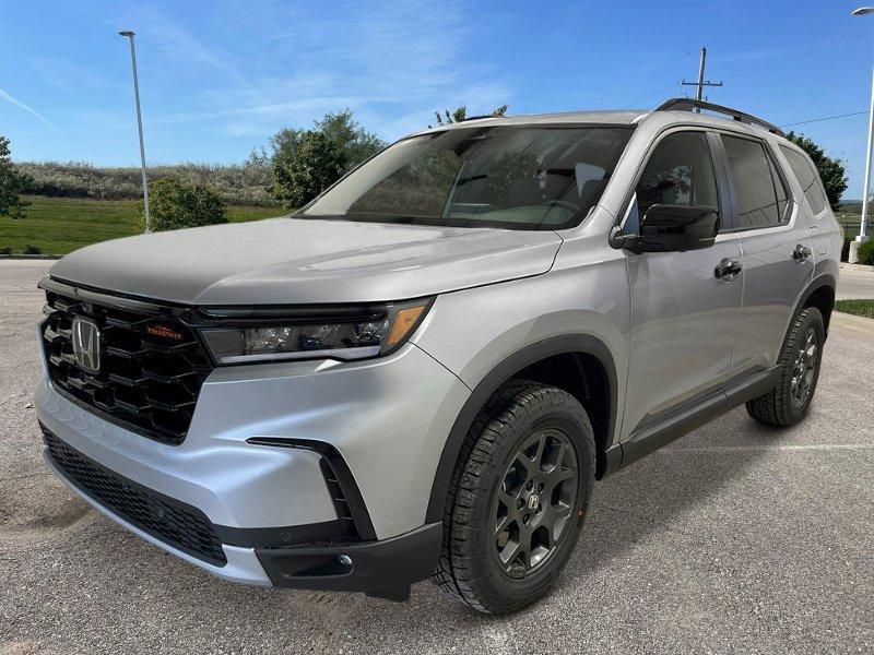 new 2025 Honda Pilot car, priced at $50,850