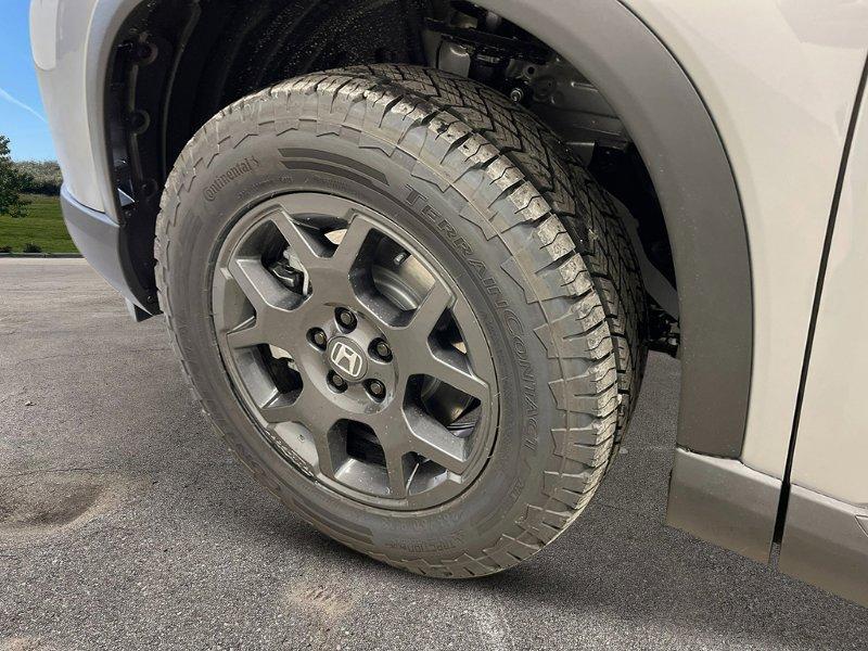 new 2025 Honda Pilot car, priced at $50,850
