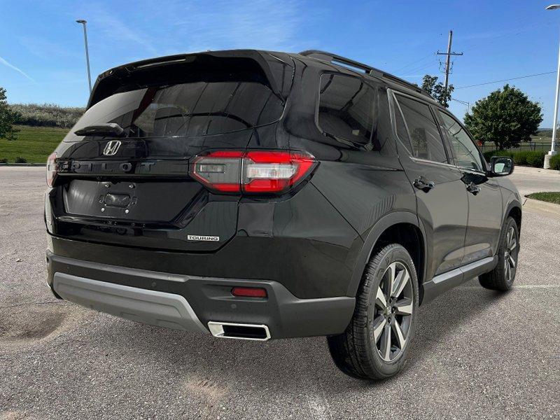 new 2025 Honda Pilot car, priced at $47,995