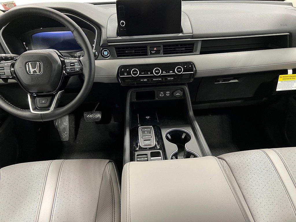 new 2025 Honda Pilot car, priced at $54,985