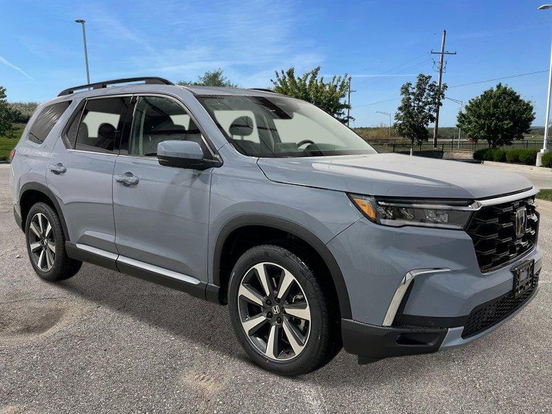 new 2025 Honda Pilot car, priced at $48,450