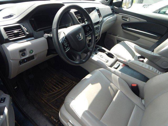 used 2022 Honda Pilot car, priced at $33,995