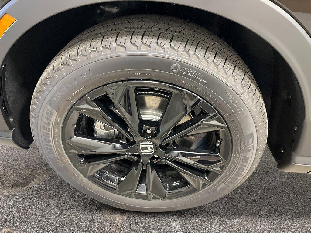 new 2026 Honda CR-V Hybrid car, priced at $43,645