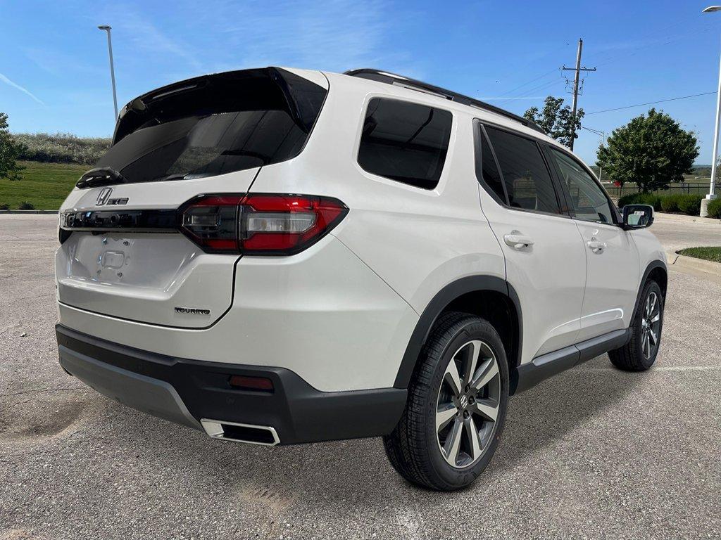 new 2025 Honda Pilot car, priced at $51,505