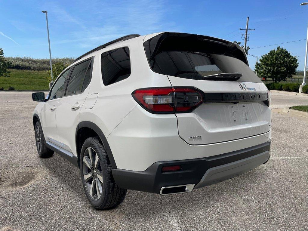 new 2025 Honda Pilot car, priced at $51,505