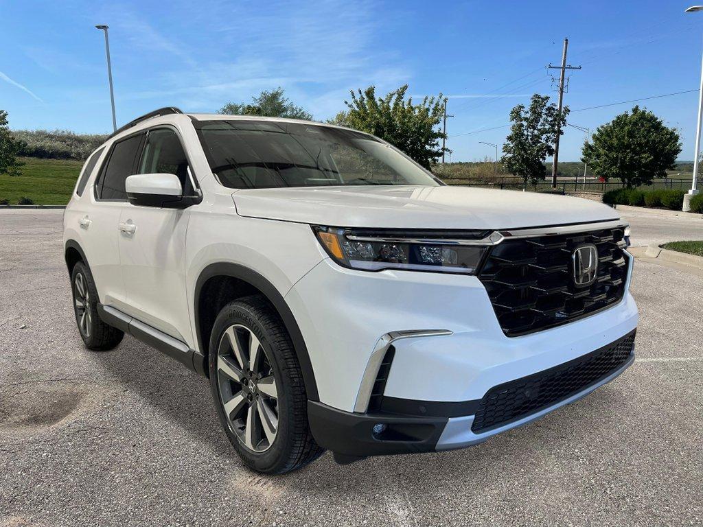 new 2025 Honda Pilot car, priced at $51,505
