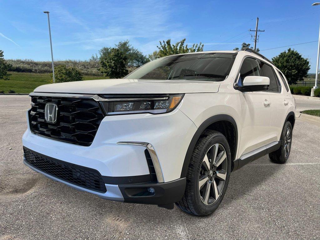 new 2025 Honda Pilot car, priced at $51,505