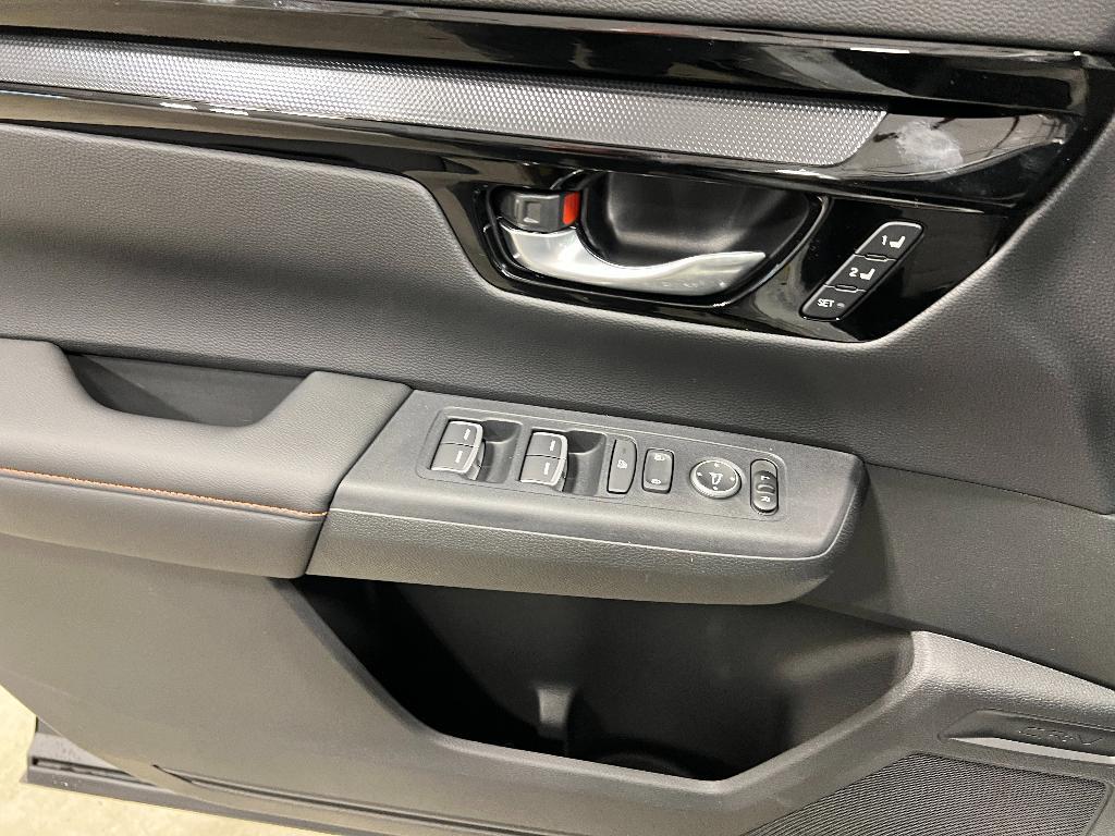new 2025 Honda CR-V Hybrid car, priced at $42,950