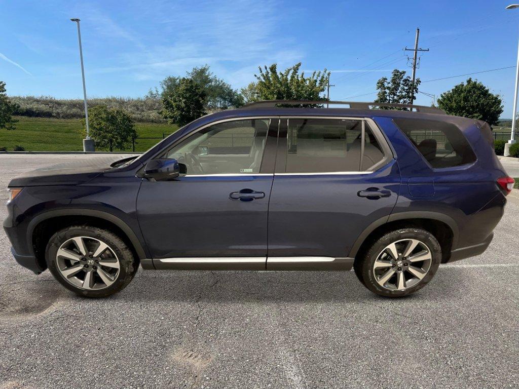 new 2025 Honda Pilot car, priced at $54,530