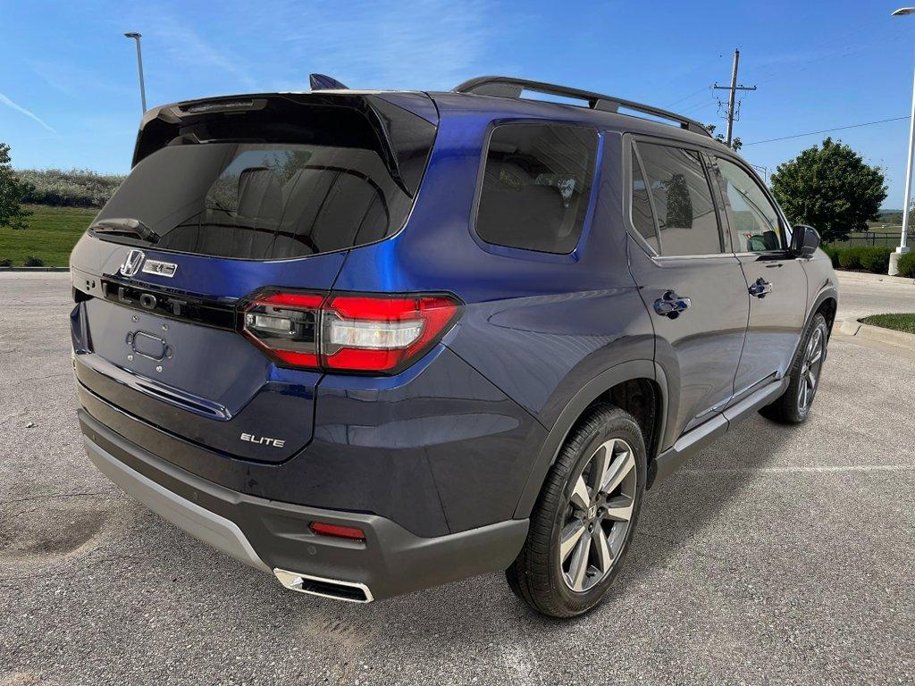 new 2025 Honda Pilot car, priced at $54,530