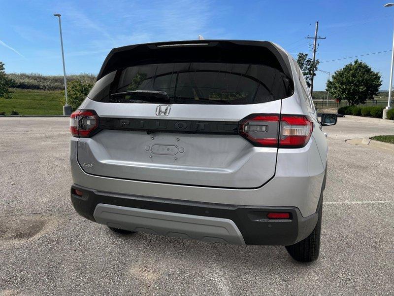 new 2025 Honda Pilot car, priced at $47,050