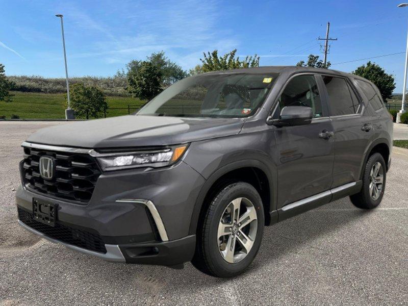 new 2025 Honda Pilot car, priced at $44,995