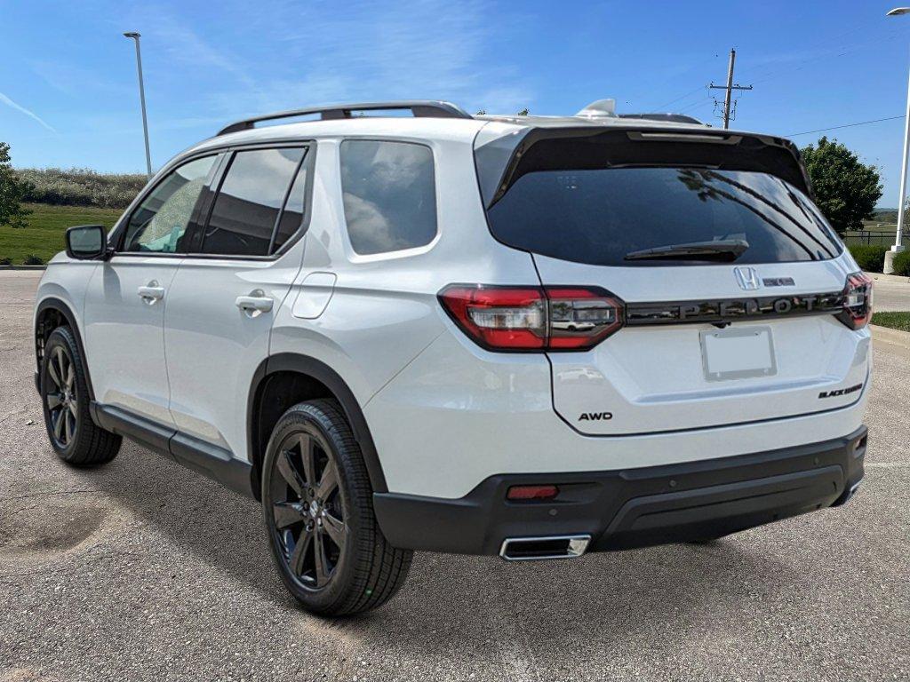 new 2025 Honda Pilot car, priced at $56,485