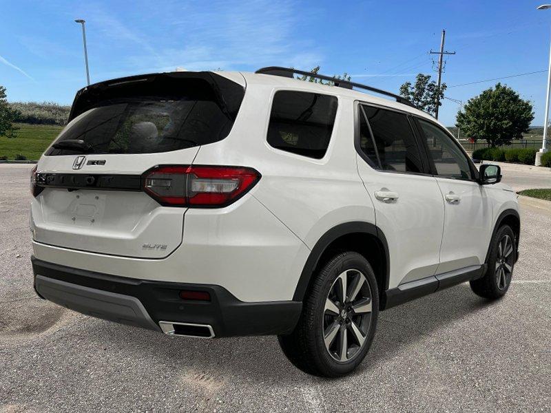 new 2025 Honda Pilot car, priced at $54,985