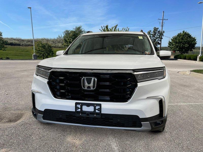 new 2025 Honda Pilot car, priced at $54,985