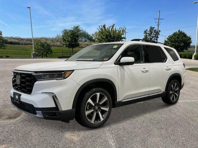 new 2025 Honda Pilot car, priced at $54,985