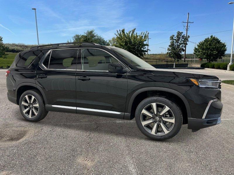 new 2025 Honda Pilot car, priced at $51,475