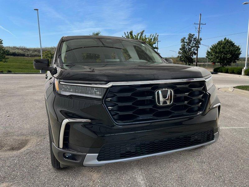 new 2025 Honda Pilot car, priced at $47,050