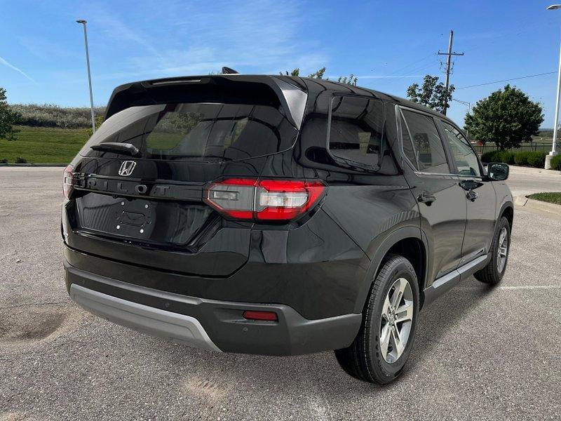new 2025 Honda Pilot car, priced at $47,050