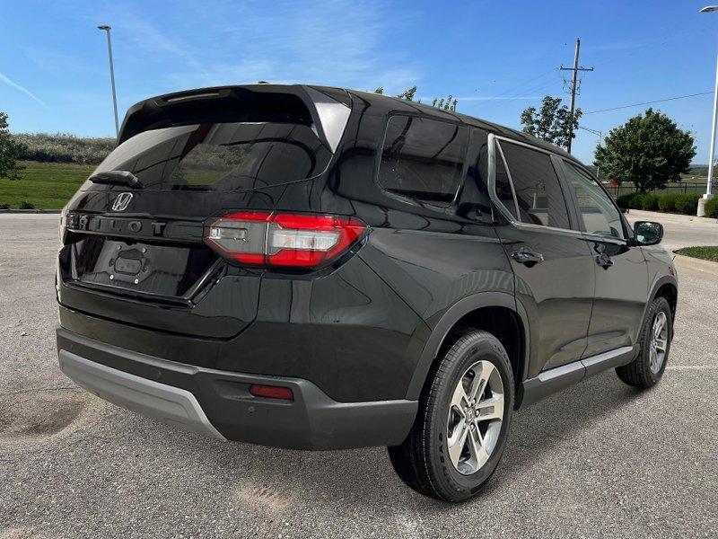 new 2025 Honda Pilot car, priced at $47,050