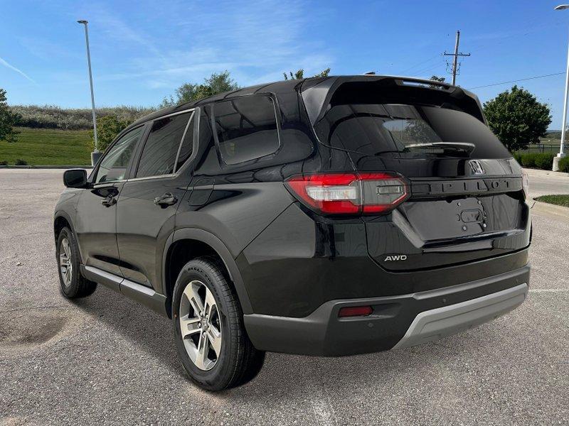 new 2025 Honda Pilot car, priced at $44,995