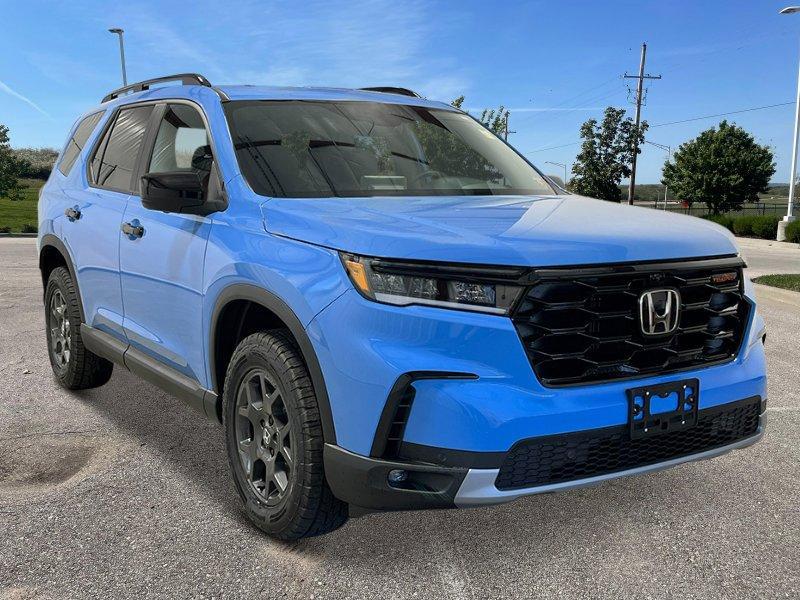 new 2025 Honda Pilot car, priced at $51,305
