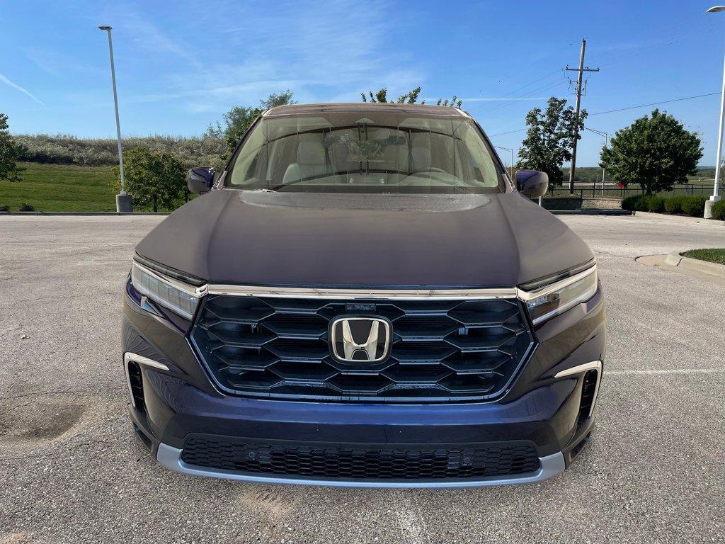 new 2025 Honda Pilot car, priced at $47,050