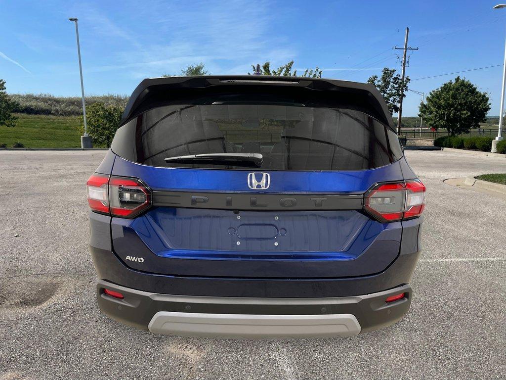 new 2025 Honda Pilot car, priced at $47,050