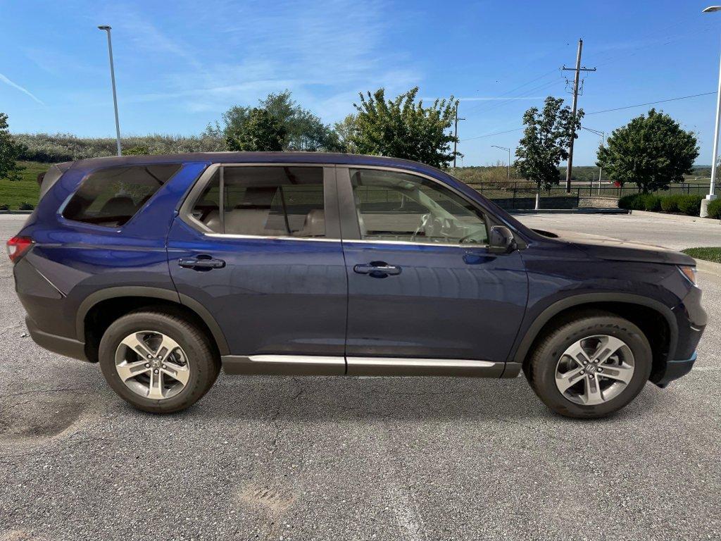 new 2025 Honda Pilot car, priced at $47,050