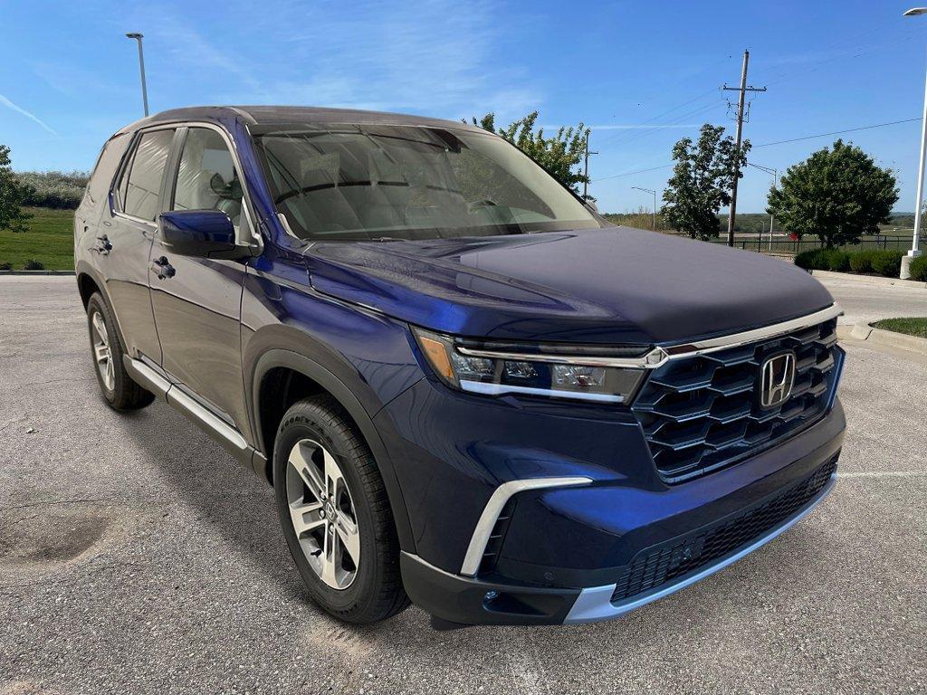 new 2025 Honda Pilot car, priced at $47,050