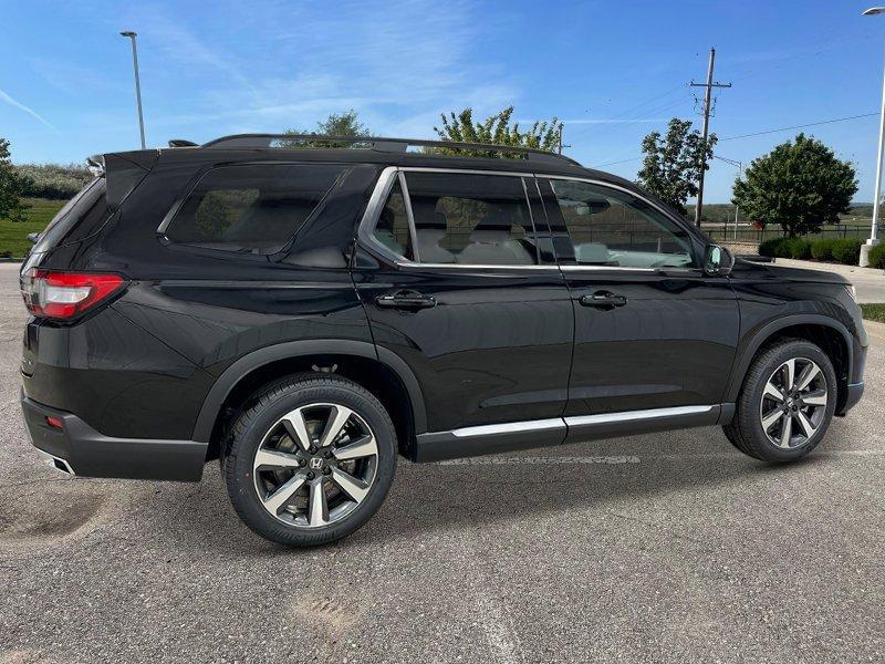 new 2025 Honda Pilot car, priced at $51,475