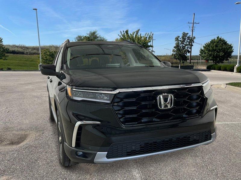 new 2025 Honda Pilot car, priced at $51,475