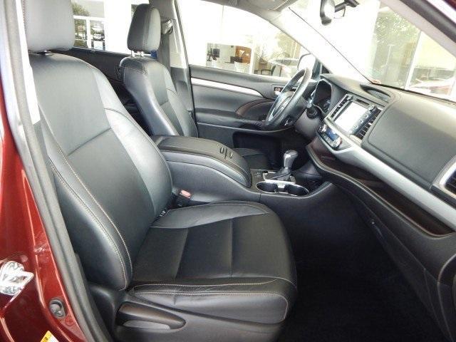 used 2014 Toyota Highlander car, priced at $14,888