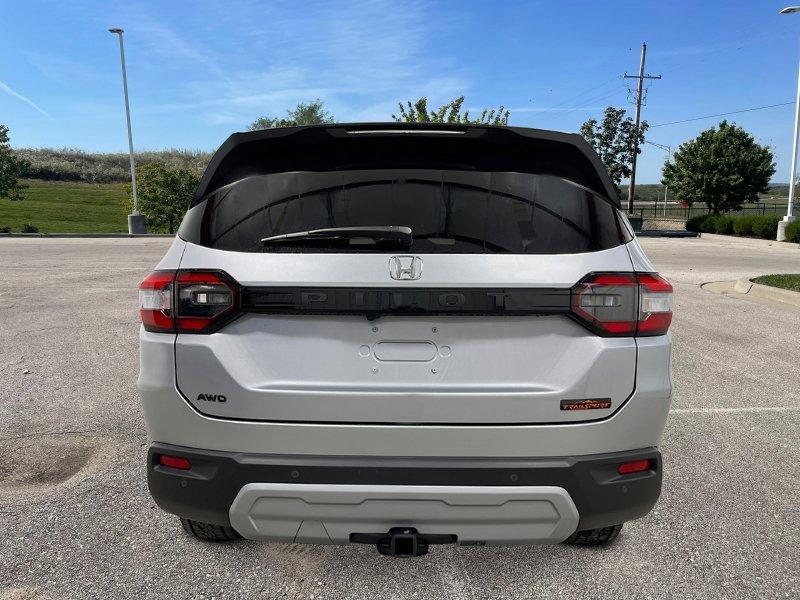 new 2025 Honda Pilot car, priced at $50,850