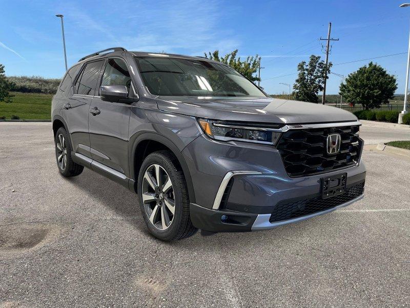 new 2025 Honda Pilot car, priced at $54,530