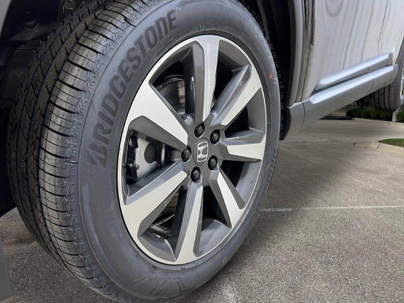 new 2025 Honda Pilot car, priced at $54,530