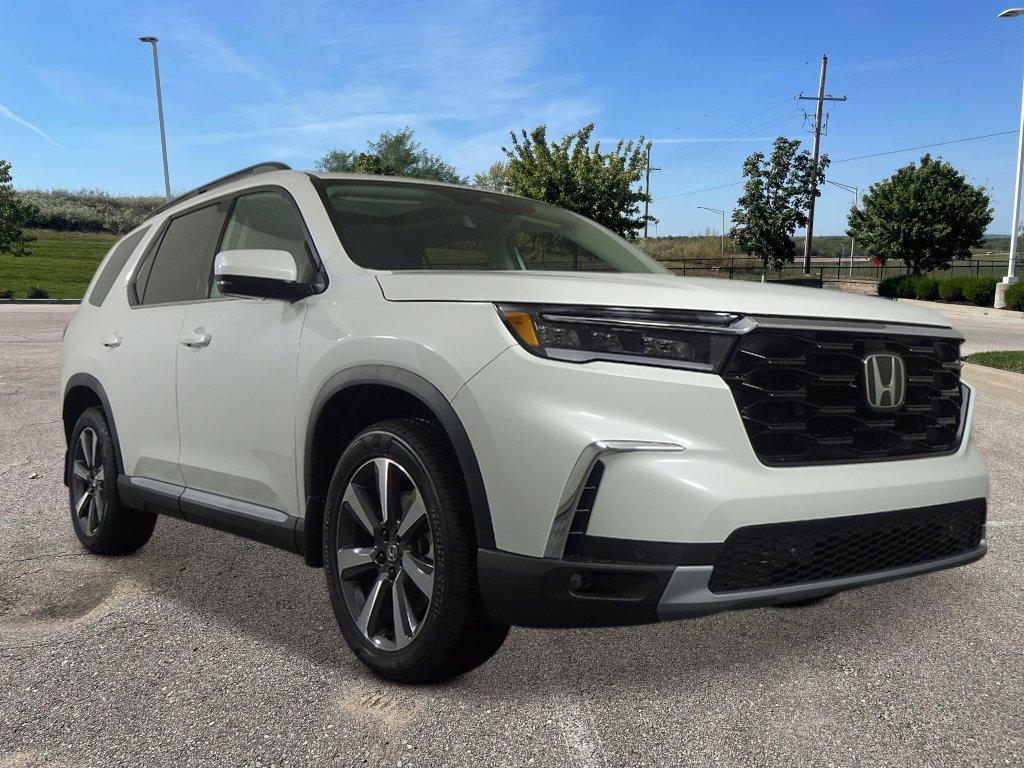 new 2025 Honda Pilot car, priced at $48,450