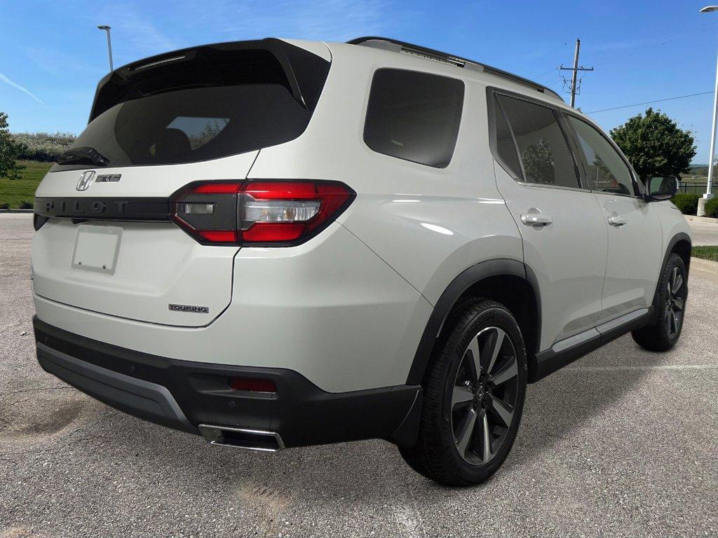 new 2025 Honda Pilot car, priced at $48,450