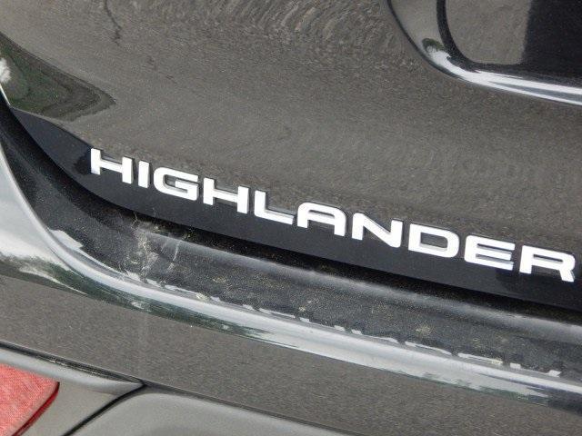 used 2021 Toyota Highlander car, priced at $30,436