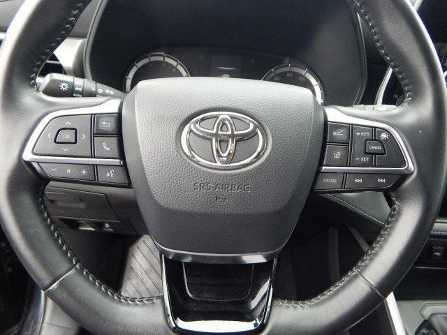 used 2021 Toyota Highlander car, priced at $30,436