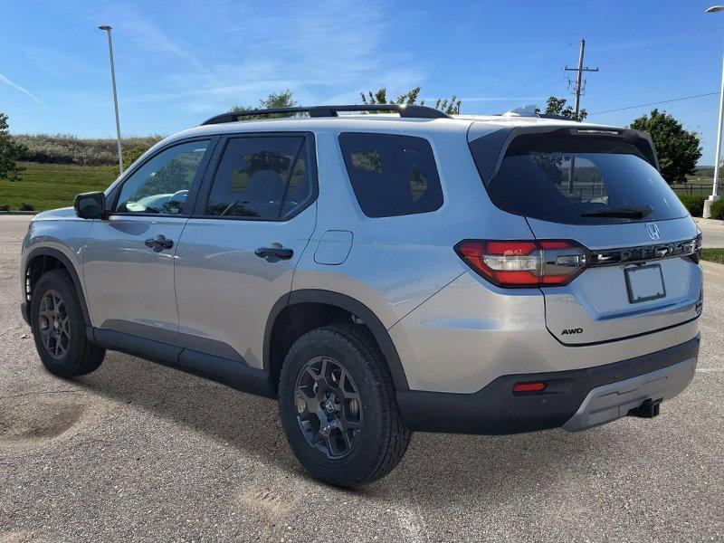 new 2025 Honda Pilot car, priced at $51,330
