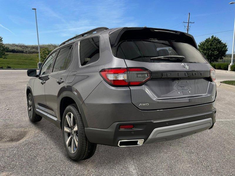 new 2025 Honda Pilot car, priced at $51,050
