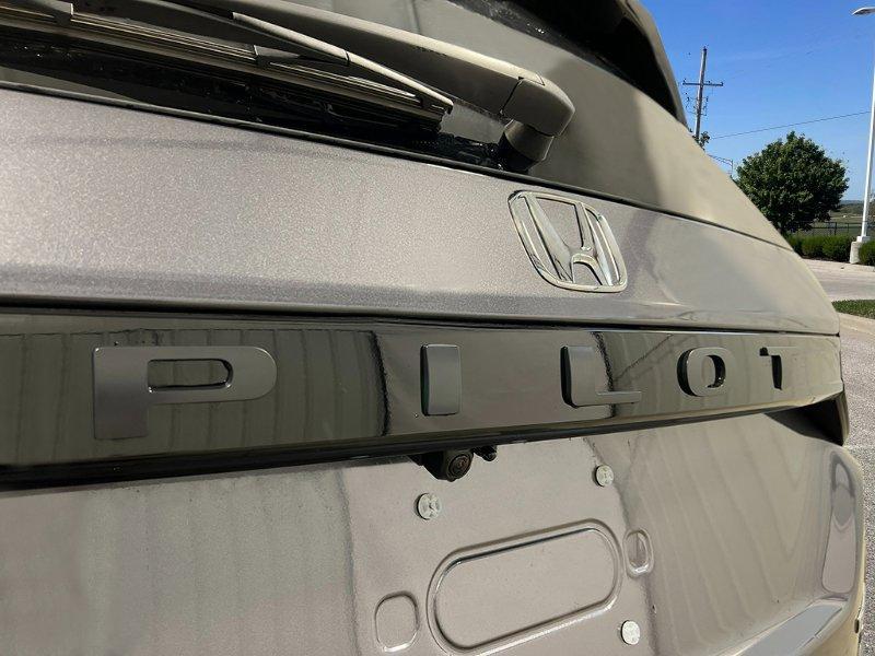 new 2025 Honda Pilot car, priced at $51,050