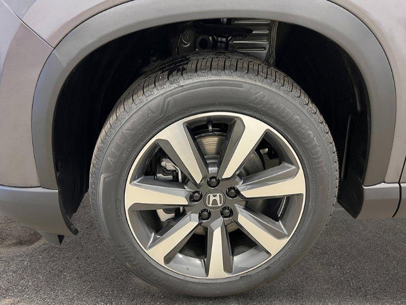 new 2025 Honda Pilot car, priced at $54,575