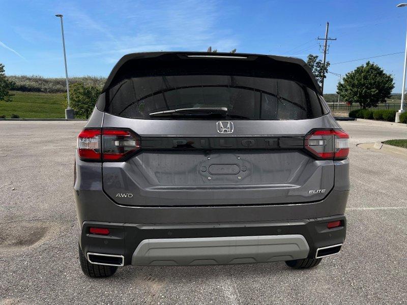 new 2025 Honda Pilot car, priced at $54,575